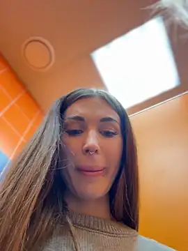 Charming_Ritta: απευθείας συνομιλία ΧΧΧ