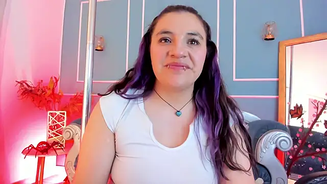 Chat XXX en directo de TaraTaylorr