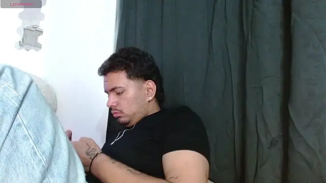 Henry_villa23 Webcam Show