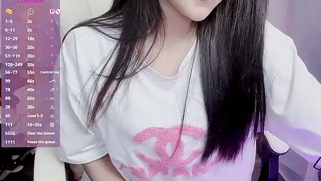 แชท XXX สดของ Emily_mmialody