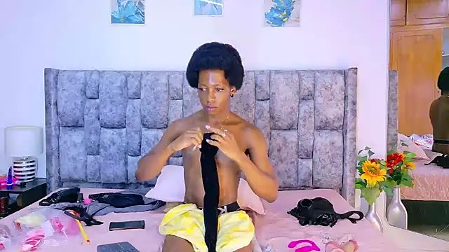 samirths_boy_ Adlı Modelin Canlı XXX Sohbeti