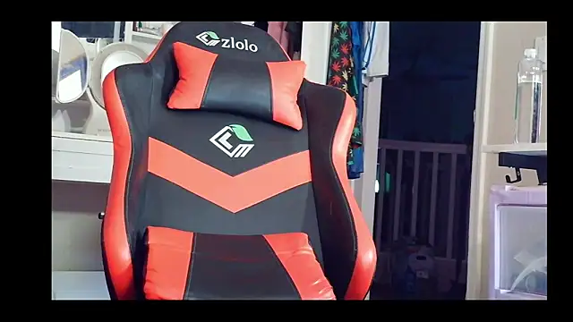 Pokazy przed kamerką – sugahfreeee