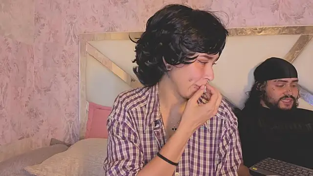 Benny_and_Mark's Live XXX Chat