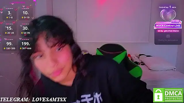 Lovelyamyy élő XXX-chatje