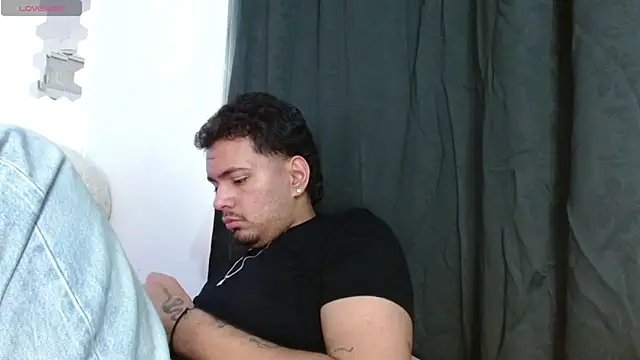 Show de Henry_villa23 na webcam