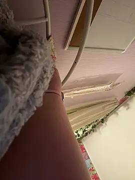 imawhorenslut19's Live XXX Chat