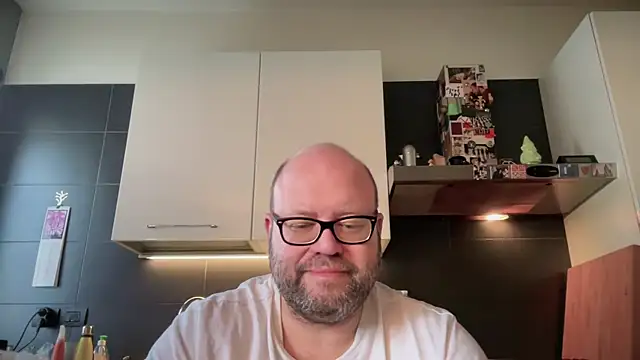 Chat +18 de theitalianbear ao vivo