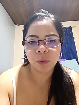 Chatroom XXX en direct de ROUSSE_SINCLAIR