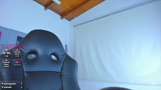 Chat +18 de AlessiaMarcu- ao vivo