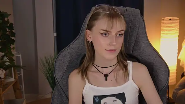 KiraMontoya's Live XXX Chat