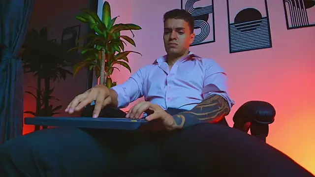 Czat XXX na żywo – ALPHA_DOMINUS_