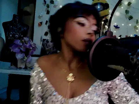 Anaconda2350 Live XXX-Chat