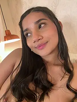 Chat +18 de AlessiaVallmont ao vivo