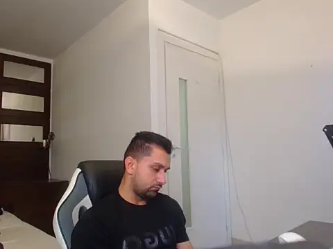 XXX chat uživo modela BryceReign