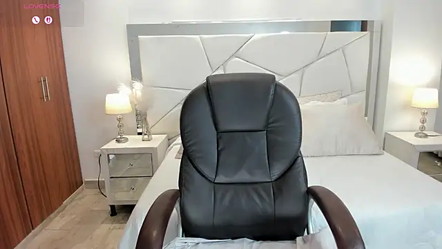 Natasha_Kiim_のライブXXXチャット