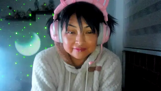 แชท XXX สดของ Shaddycute_