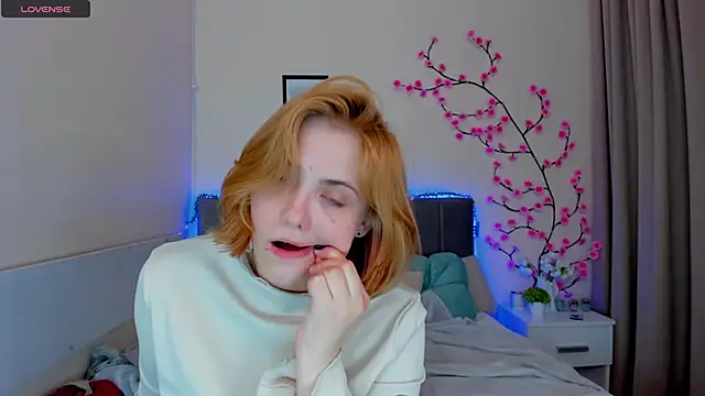 DellaRowsn Live XXX chat