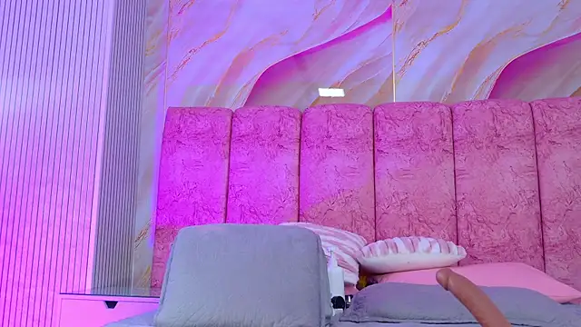 emmacurvy's Live XXX Chat