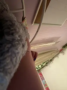 imawhorenslut19 Chat XXX live