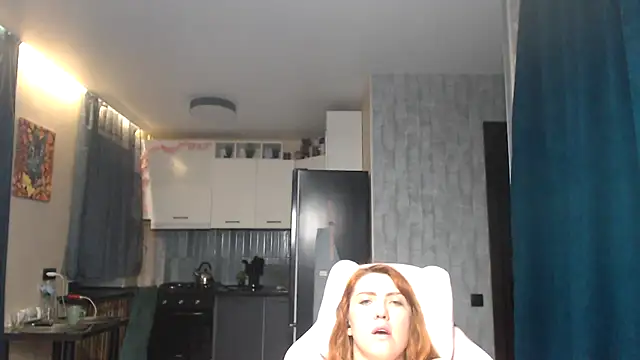 Reginasmilee Chat XXX in diretta