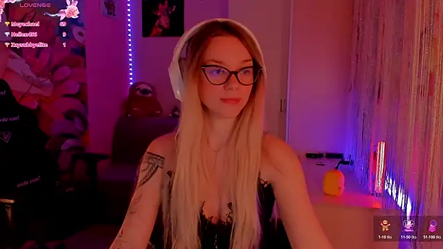LilKittyX Chat XXX in diretta