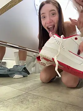 Pertunjukan Kamera Web BallerinaCappuccino_