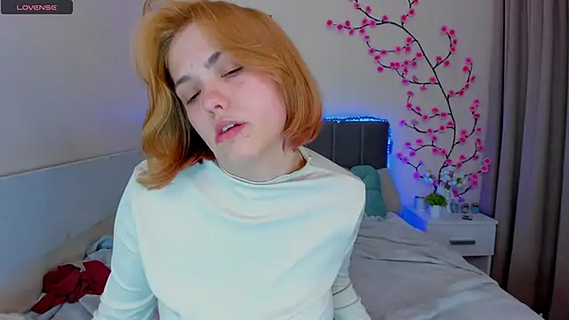 DellaRowsのライブXXXチャット