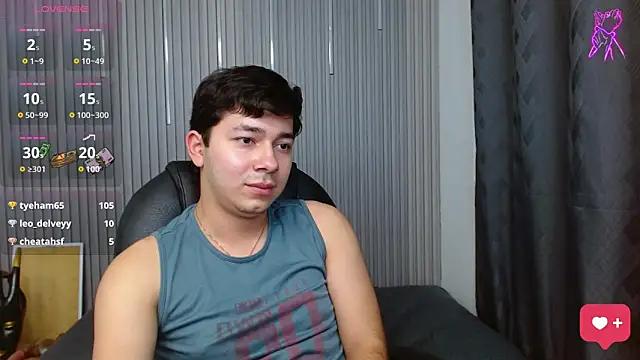 Pertunjukan Kamera Web Julian_Smith21