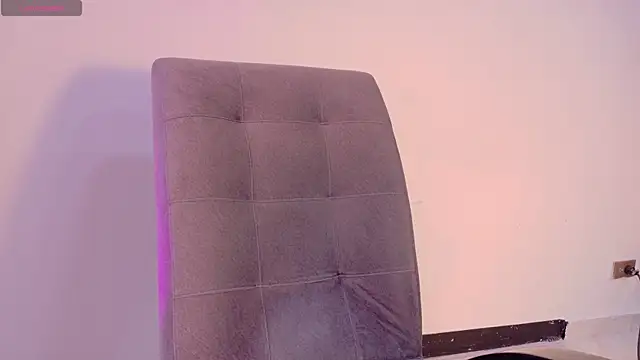 Laila-Miller Obrolan Langsung XXX