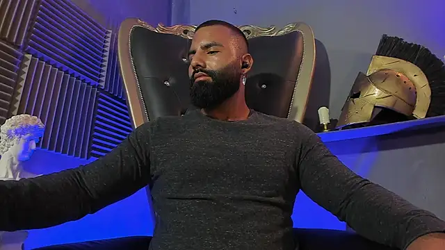 Show modela BeardAndrew na web-kameri