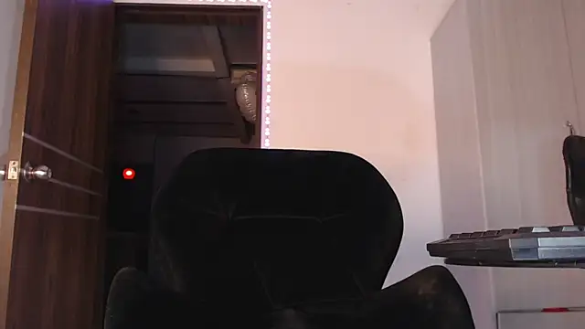 mistressbigcock777's Live XXX Chat