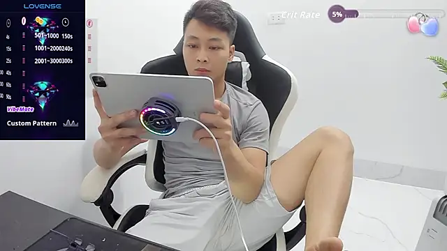 Naughty___asian Show Webcam