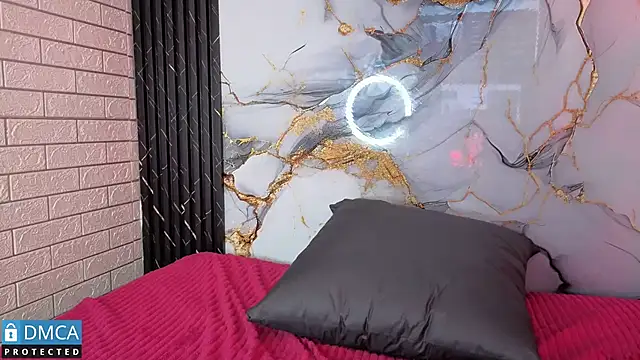 MaeveKuro Webcam Show