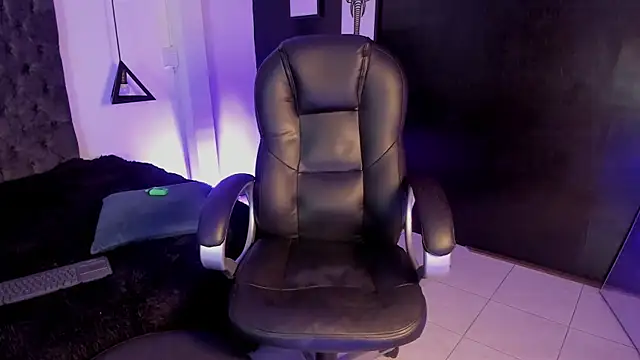 im_ralff: διαδικτυακό σόου στην κάμερα