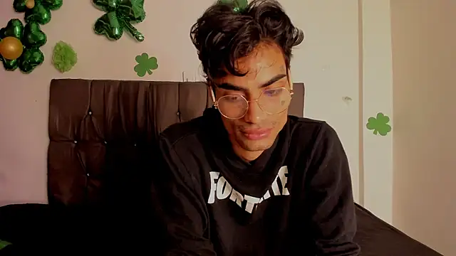 Gay_Red_Room live XXX chat