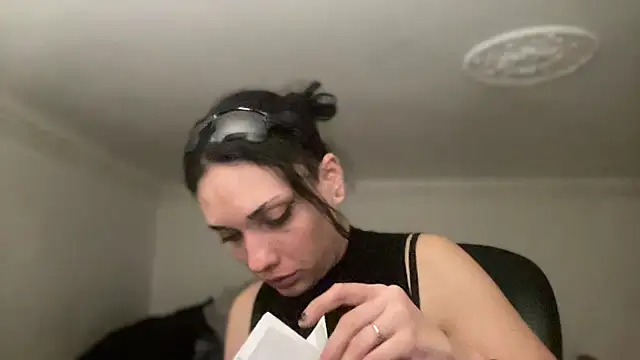 bbyglock1312 Adlı Modelin Canlı XXX Sohbeti