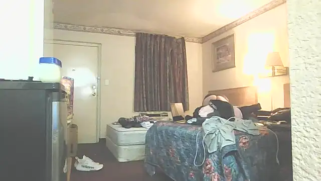 Yankeedave420 élő XXX-chatje