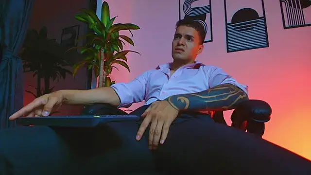 Онлайн чат XXX ALPHA_DOMINUS_