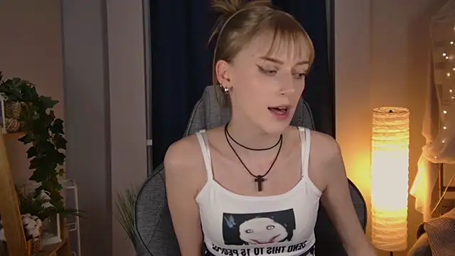 KiraMontoya 现场XXX聊天