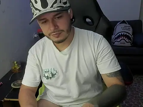 ragnar_lothbrok777 Chat XXX in diretta