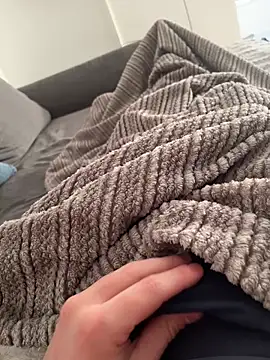 royalez5t: διαδικτυακό σόου στην κάμερα