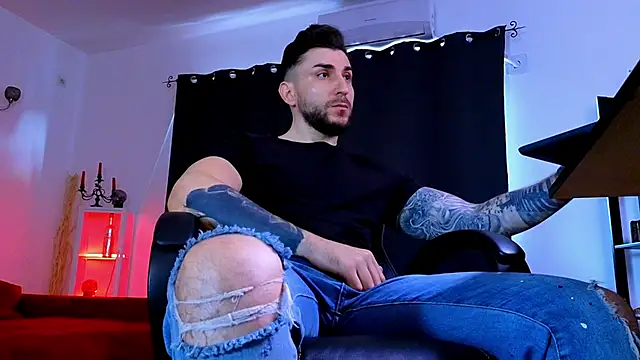 MightyAaron66 Live XXX Chat