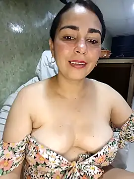 Emily_Divi69: απευθείας συνομιλία ΧΧΧ