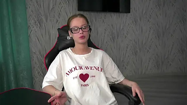 SigneKali Adlı Modelin Canlı XXX Sohbeti