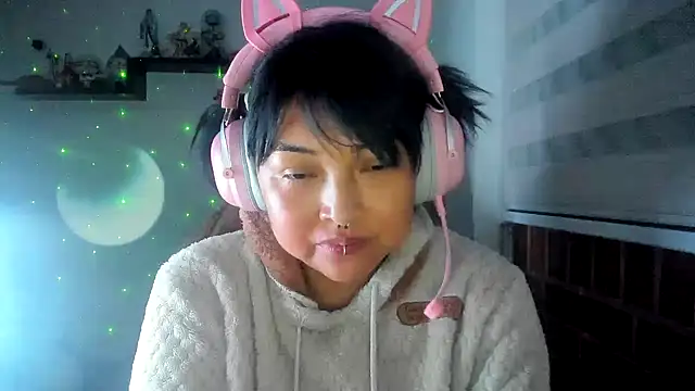 Shaddycute_のライブXXXチャット