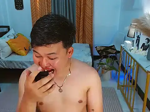 annocentboy Webcam-Show