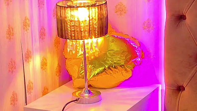 CoraVex's Live XXX Chat