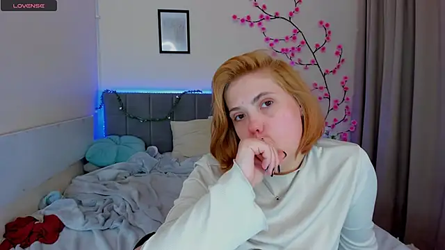 DellaRows' Live XXX Chat