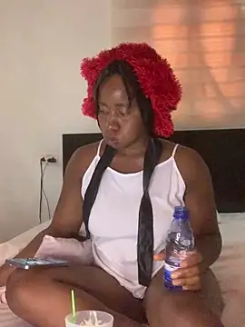 MISSMAYSROOM: απευθείας συνομιλία ΧΧΧ