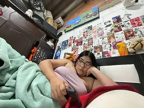 violeta_818 Adlı Modelin Canlı XXX Sohbeti